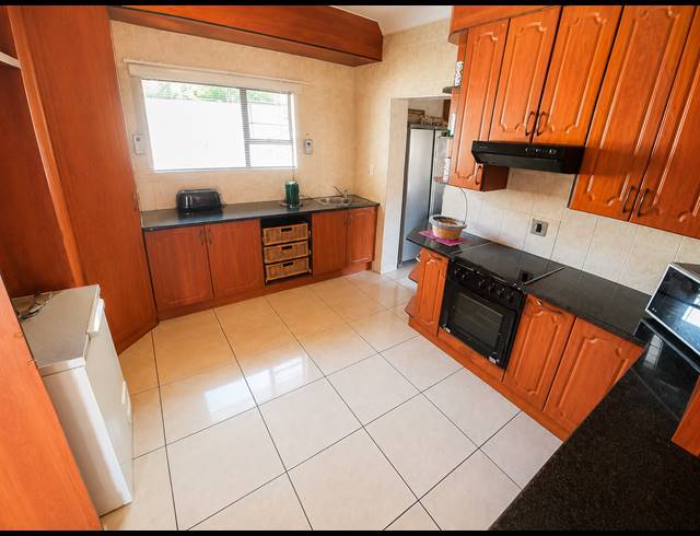3 BEDROOM HOUSE FOR SALE IN VANDERBIJLPARK SW 5